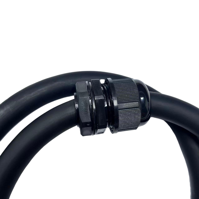 Anpassningsbar övergjuten ISOBUS-sockelkabel